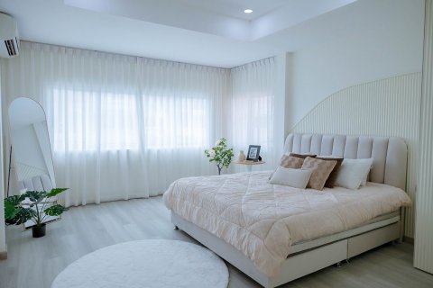 Maison à Chon Buri, Thaïlande 5 chambres № 133106 - photo 18