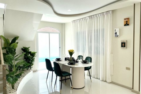 Maison à Chon Buri, Thaïlande 5 chambres № 133106 - photo 8