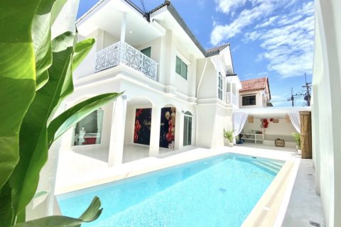 Maison à Chon Buri, Thaïlande 5 chambres № 133106 - photo 1