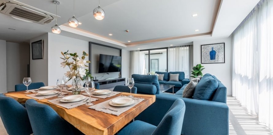 Condo in Pattaya, Thailand, 3 bedrooms  № 133110