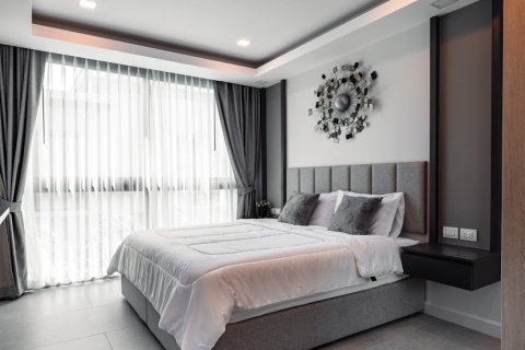 Condo in Pattaya, Thailand, 3 bedrooms  № 133110 - photo 14