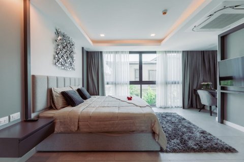 Condo in Pattaya, Thailand, 3 bedrooms  № 133110 - photo 20