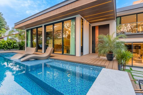 Дом в Паттайе, Таиланд с 4 спальнями  № 133108 - фото 4