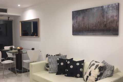 Кондоминиум с 2 спальнями в Бангкоке, Таиланд № 143989 - фото 2