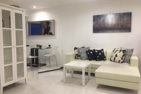 Кондоминиум с 2 спальнями в Бангкоке, Таиланд № 143989 - фото 1