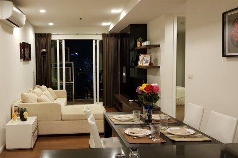Condo in Bangkok, Thailand, 2 bedrooms  № 144002 - photo 2