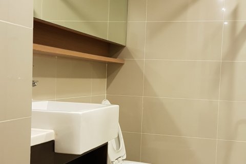 Condo in Bangkok, Thailand, 2 bedrooms  № 144002 - photo 12