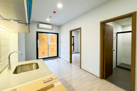 Condo in Suan Luang, Bangkok, Thailand, 1 bedroom  № 133087 - photo 1