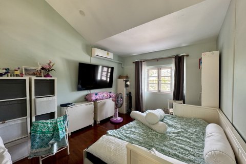 House in Phuket, Thailand 5 bedrooms № 142211 - photo 13