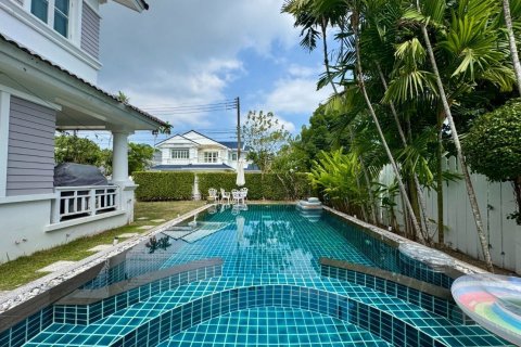 House in Phuket, Thailand 5 bedrooms № 142211 - photo 2