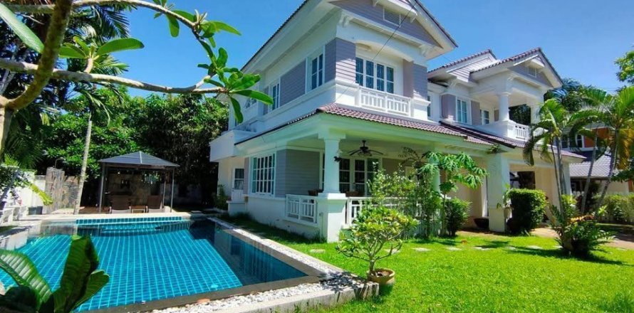 House in Phuket, Thailand 5 bedrooms № 142211
