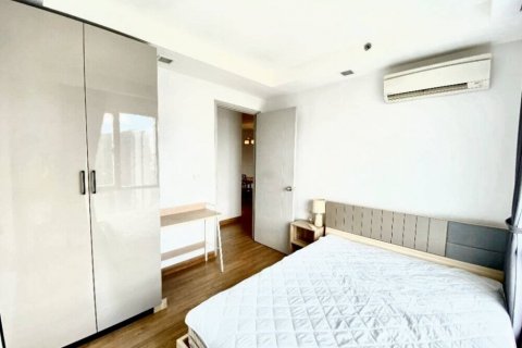 Кондоминиум с 2 спальнями в Бангкапи, Бангкок, Таиланд № 104503 - фото 9