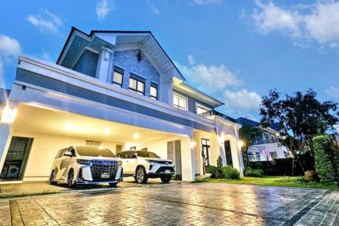 Maison à Bang Phli Yai, Thaïlande 4 chambres № 125864 - photo 1