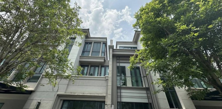 House in Suan Luang, Bangkok, Thailand 4 bedrooms № 125869