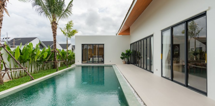 House in Bang Tao, Thailand 3 bedrooms № 126521