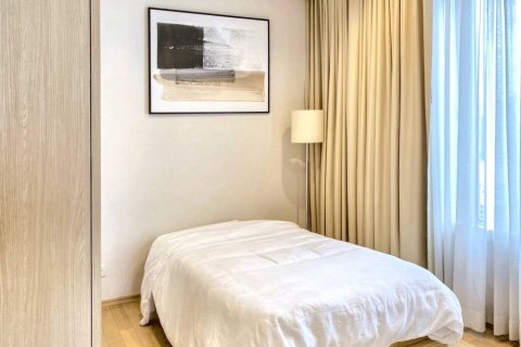 Condo in Phra Khanong, Bangkok, Thailand, 2 bedrooms  № 119764 - photo 7