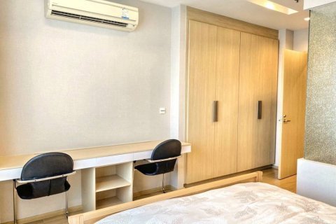Condo in Phra Khanong, Bangkok, Thailand, 2 bedrooms  № 119764 - photo 6