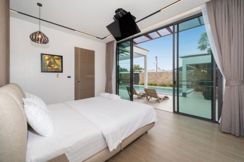 Villa in Phuket, Thailand 3 bedrooms № 133188 - photo 29