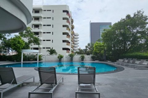 Кондоминиум с 3 спальнями в Сатхоне, Бангкок, Таиланд № 123661 - фото 12