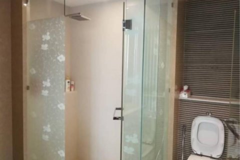 Condo in Khlong San, Bangkok, Thailand, 3 bedrooms  № 123663 - photo 13