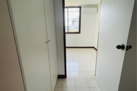 Кондоминиум с 3 спальнями в Ваттхане, Бангкок, Таиланд № 123662 - фото 14