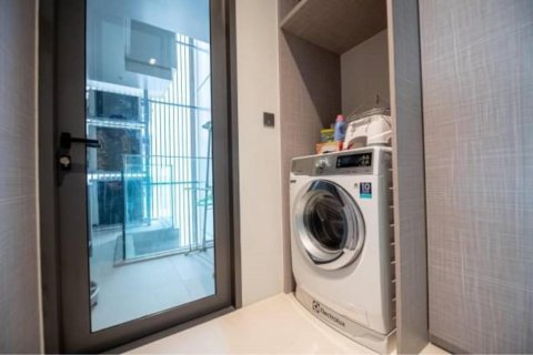 Condo in Watthana, Bangkok, Thailand, 2 bedrooms  № 123660 - photo 2