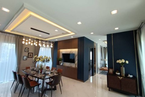 House in Bangkok, Thailand 4 bedrooms № 105012 - photo 5