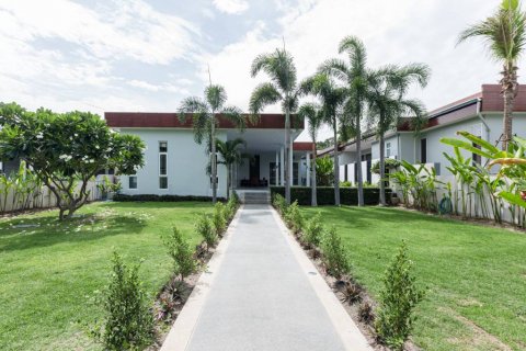 Вилла в Хуа Хине, Таиланд с 4 спальнями  № 105014 - фото 9