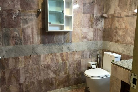 Кондоминиум с 2 спальнями в Патхум Ване, Бангкок, Таиланд № 141672 - фото 22