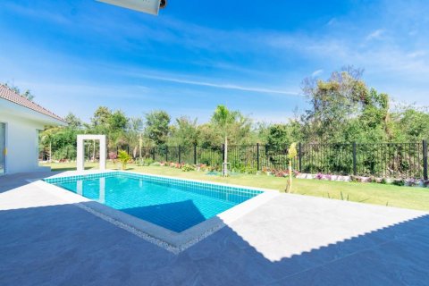 Вилла в Хуа Хине, Таиланд с 3 спальнями  № 120589 - фото 2