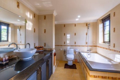 Villa in Hua Hin, Thailand 3 bedrooms № 125920 - photo 10