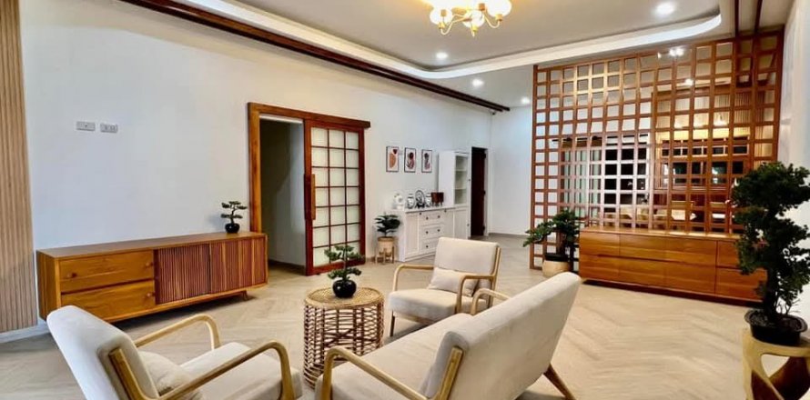 House in Pattaya, Thailand 4 bedrooms № 120971