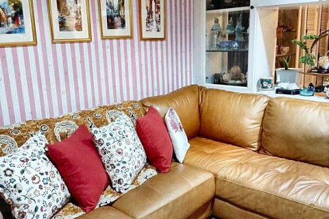 Кондоминиум с 3 спальнями в Бангкоке, Таиланд № 86676 - фото 3