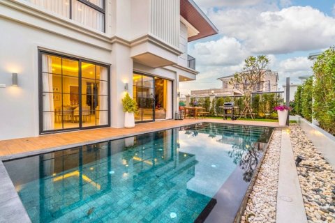 Дом в Паттайе, Таиланд с 4 спальнями  № 86720 - фото 1