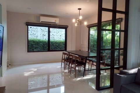 Дом в Правете, Бангкок, Таиланд с 4 спальнями  № 132728 - фото 2