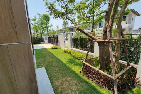 House in Bang Kaeo, Thailand 4 bedrooms № 132729 - photo 10