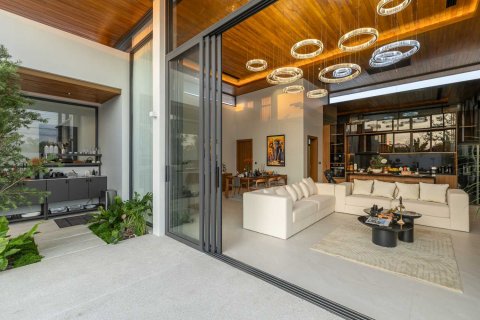 House in Bang Tao, Thailand 4 bedrooms № 120936 - photo 30