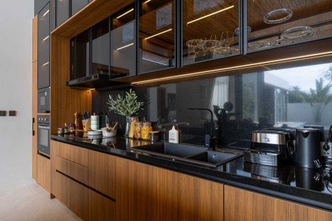 House in Bang Tao, Thailand 4 bedrooms № 120936 - photo 8