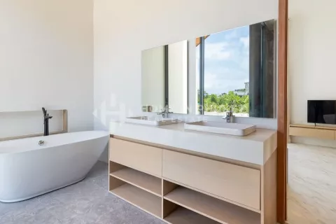 House in Bang Tao, Thailand 4 bedrooms № 133153 - photo 28