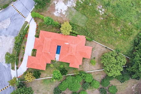 Дом в Хуа Хине, Таиланд с 3 спальнями  № 125138 - фото 1