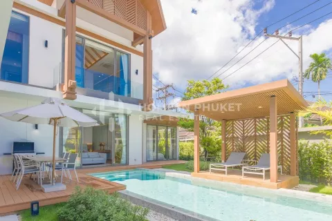 House in Phuket, Thailand 4 bedrooms № 131852 - photo 1