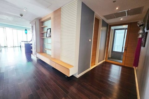 Кондоминиум с 3 спальнями в Бангкоке, Таиланд № 119641 - фото 4