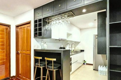 Condo in Bangkok, Thailand, 2 bedrooms  № 119703 - photo 7