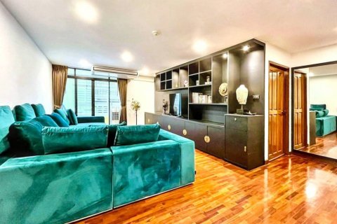 Condo in Bangkok, Thailand, 2 bedrooms  № 119703 - photo 1