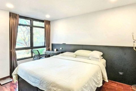 Condo in Bangkok, Thailand, 2 bedrooms  № 119703 - photo 8