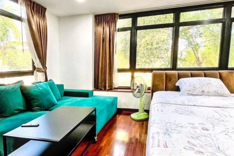 Condo in Bangkok, Thailand, 2 bedrooms  № 119703 - photo 4