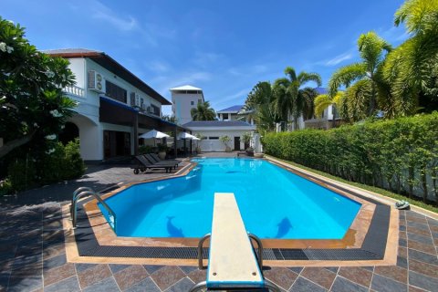 Дом в Хуа Хине, Таиланд с 6 спальнями  № 125084 - фото 3