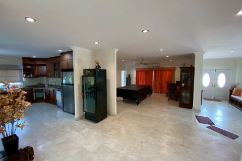 Дом в Хуа Хине, Таиланд с 6 спальнями  № 125083 - фото 8