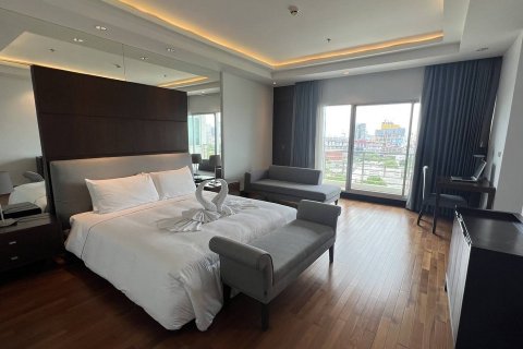 Кондоминиум с 3 спальнями в Патхум Ване, Бангкок, Таиланд № 123891 - фото 9