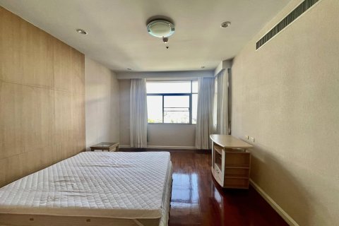 Condo in Watthana, Bangkok, Thailand, 3 bedrooms  № 123894 - photo 15